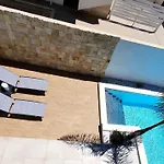 La Perla Di Villa *