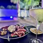 La Perla Di Villa *