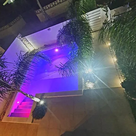 La Perla Di فيلة