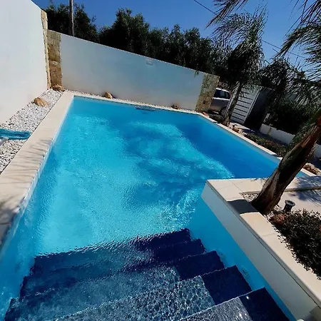 فيلة La Perla Di